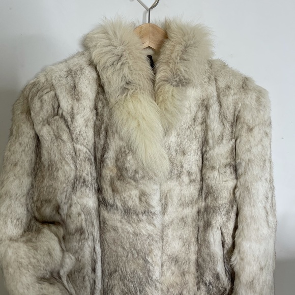 Gorgeous rabbit fur coat white gray - Picture 5 of 13